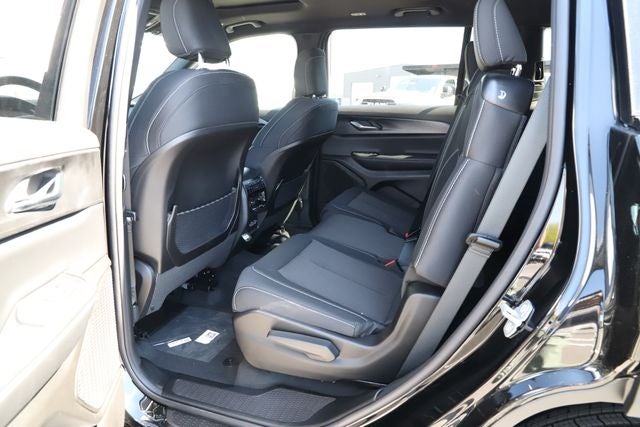 2026 Jeep Grand Cherokee GRAND CHEROKEE L LAREDO X 4X4