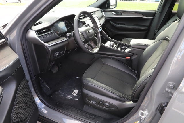 2027 Jeep Grand Cherokee GRAND CHEROKEE L LAREDO ALTITUDE 4X4