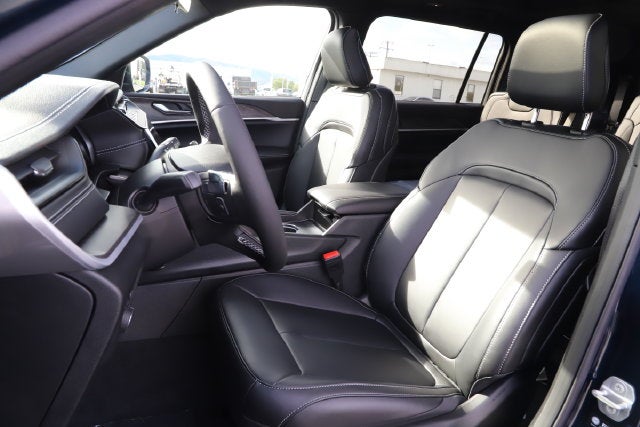 2027 Jeep Grand Cherokee GRAND CHEROKEE L LIMITED 4X4