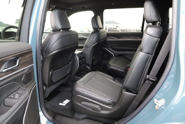 2027 Jeep Grand Cherokee GRAND CHEROKEE L LIMITED RESERVE 4X4