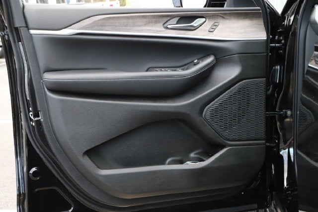 2027 Jeep Grand Cherokee GRAND CHEROKEE L LIMITED 4X4