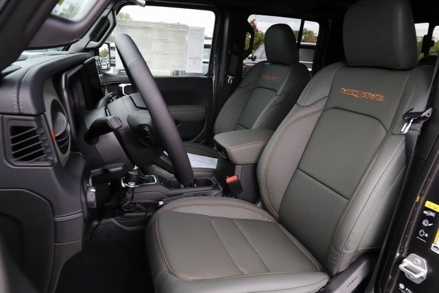 2025 Jeep Gladiator GLADIATOR MOJAVE 4X4