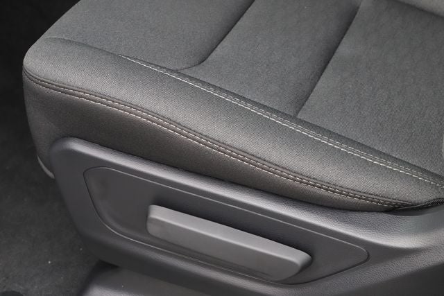 2027 RAM Ram 1500 RAM 1500 TRADESMAN CREW CAB 4X4 5'7' BOX