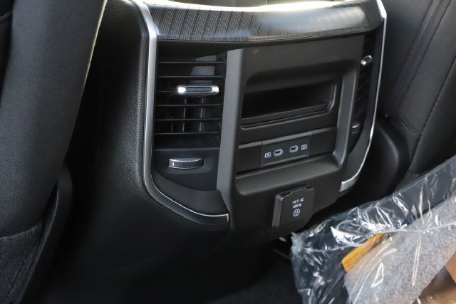 2027 RAM Ram 1500 RAM 1500 BIG HORN CREW CAB 4X4 5'7' BOX