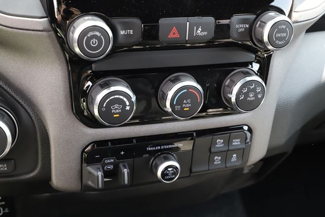 2026 RAM 1500 RAM 1500 WARLOCK CREW CAB 4X4 5'7' BOX