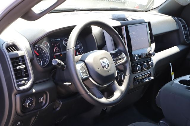 2026 RAM Ram 1500 RAM 1500 TRADESMAN CREW CAB 4X4 5'7' BOX