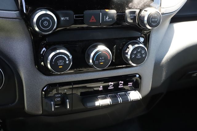 2026 RAM Ram 1500 RAM 1500 TRADESMAN CREW CAB 4X4 5'7' BOX