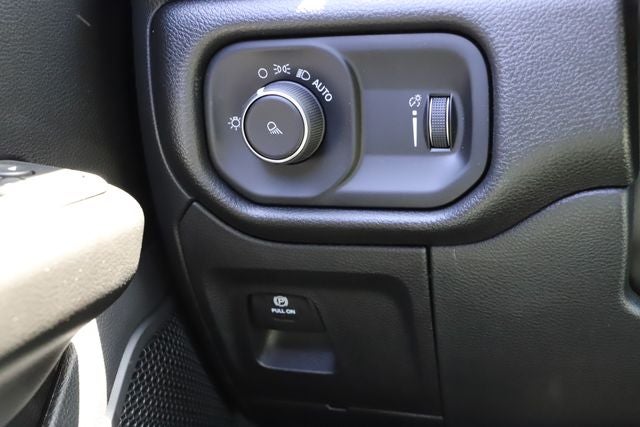 2026 RAM Ram 1500 RAM 1500 TRADESMAN CREW CAB 4X4 5'7' BOX