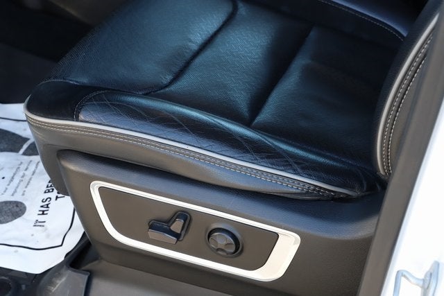 2019 RAM 1500 Laramie Crew Cab 4x4 5'7' Box