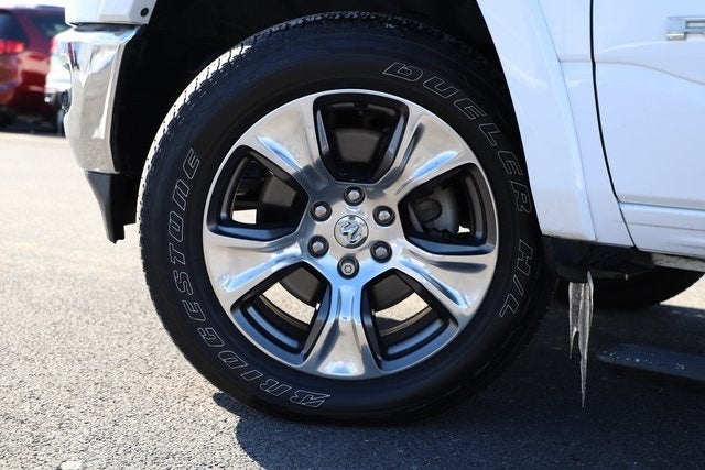 2019 RAM 1500 Laramie Crew Cab 4x4 5'7' Box