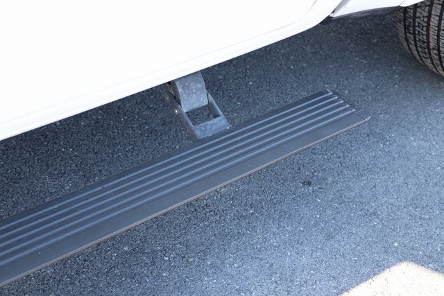 2019 RAM 1500 Laramie Crew Cab 4x4 5'7' Box