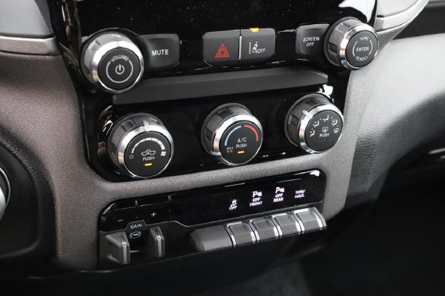 2027 RAM Ram 1500 RAM 1500 EXPRESS CREW CAB 4X4 6'4' BOX
