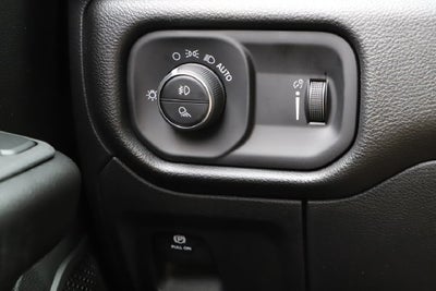 2027 RAM Ram 1500 RAM 1500 EXPRESS CREW CAB 4X4 6'4' BOX