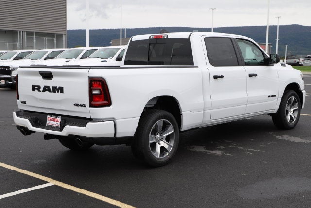 2027 RAM Ram 1500 RAM 1500 EXPRESS CREW CAB 4X4 6'4' BOX