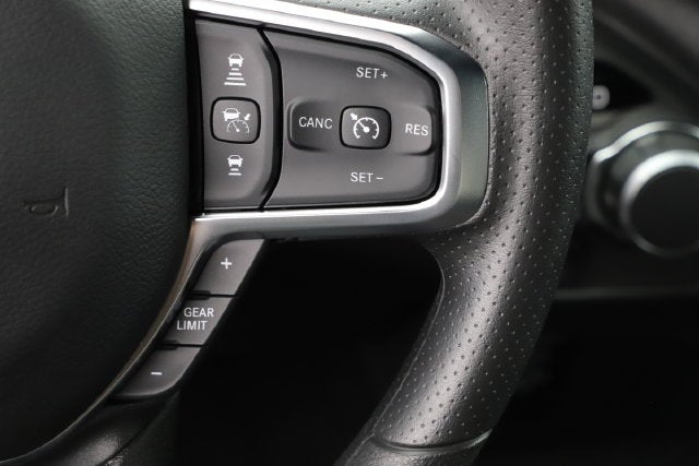 2027 RAM Ram 1500 RAM 1500 EXPRESS CREW CAB 4X4 6'4' BOX