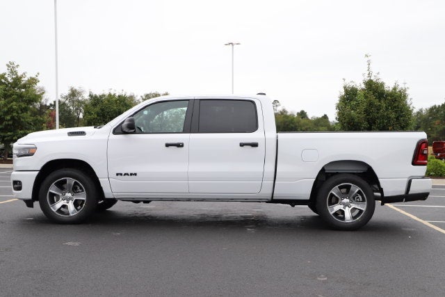 2027 RAM Ram 1500 RAM 1500 EXPRESS CREW CAB 4X4 6'4' BOX