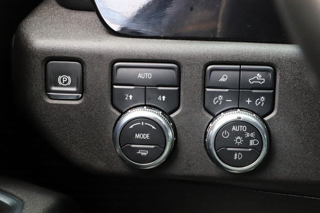 2025 GMC Sierra 1500 4WD Crew Cab Short Box SLT