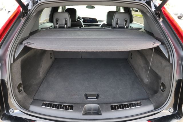 2025 Cadillac XT4 AWD Premium Luxury