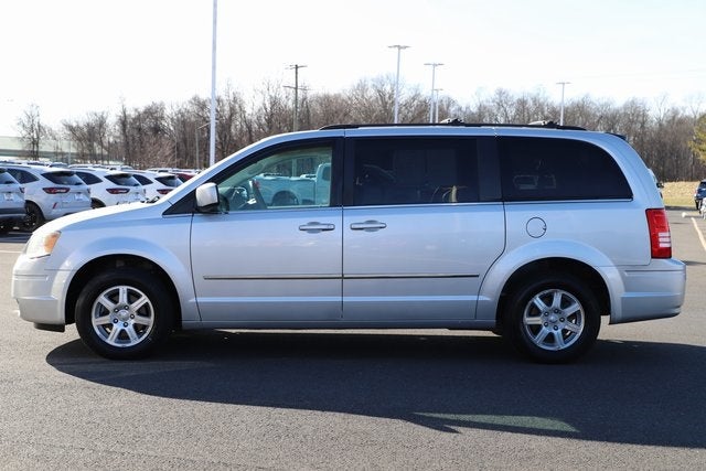 Used 2009 Chrysler Town & Country Touring with VIN 2A8HR54139R572782 for sale in Woodstock, VA