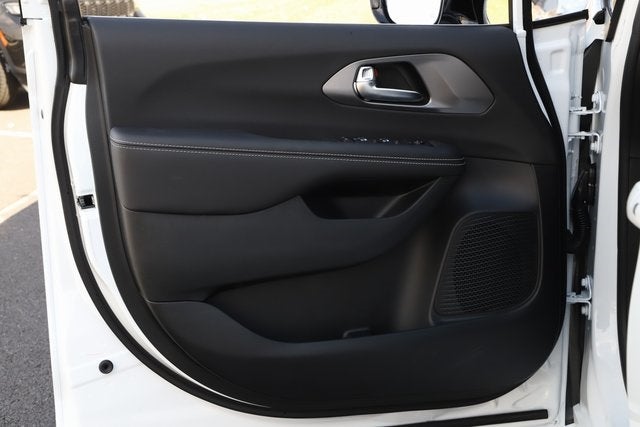 2026 Chrysler Voyager VOYAGER LX