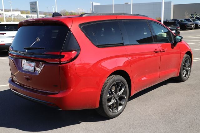 2026 Chrysler Pacifica PACIFICA SELECT AWD