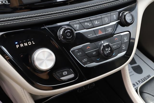 2022 Chrysler Pacifica Limited AWD