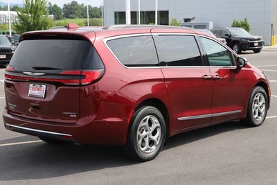 2022 Chrysler Pacifica Limited AWD