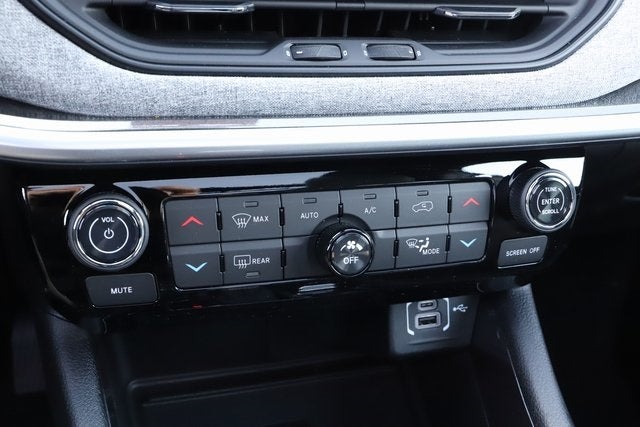 2024 Jeep Compass COMPASS LATITUDE LUX 4X4