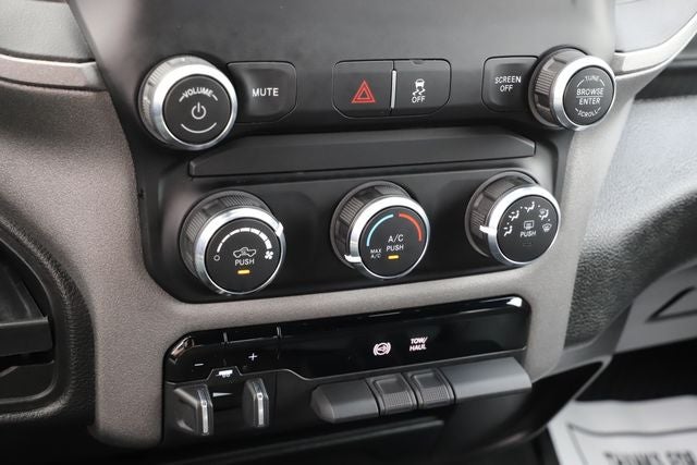 2024 RAM 3500 Tradesman Crew Cab 4x4 6'4' Box