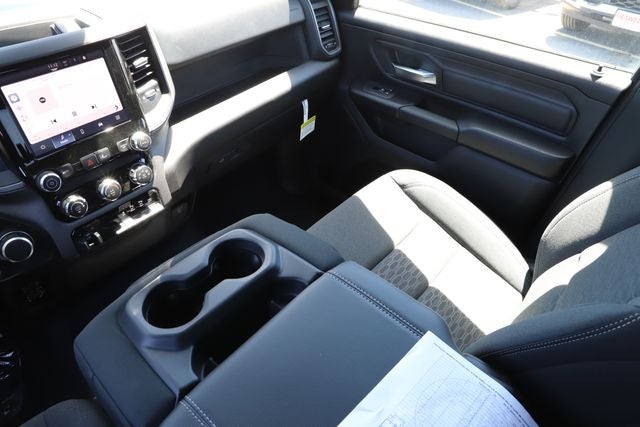 2026 RAM Ram 1500 RAM 1500 TRADESMAN CREW CAB 4X4 5'7' BOX