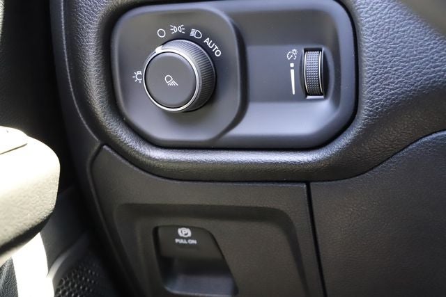 2026 RAM Ram 1500 RAM 1500 TRADESMAN CREW CAB 4X4 5'7' BOX