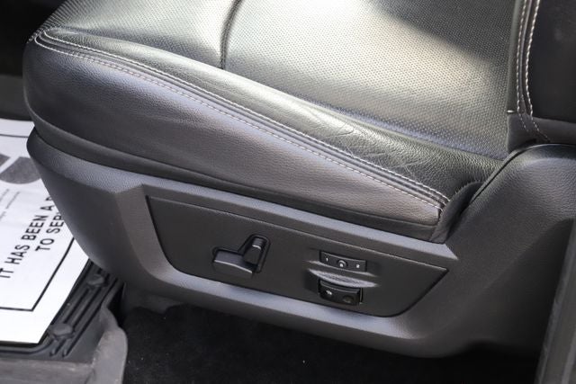 2017 RAM 2500 Laramie Crew Cab 4x4 6'4' Box