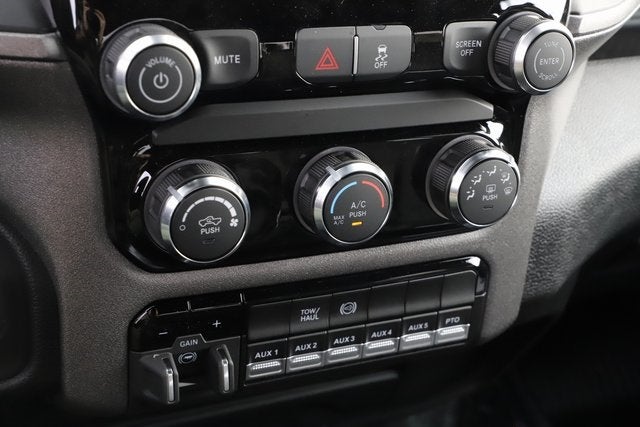 2026 RAM Ram 5500 Chassis Cab RAM 5500 TRADESMAN CHASSIS CREW CAB 4X4 84' CA