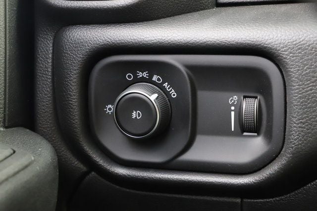 2026 RAM Ram 5500 Chassis Cab RAM 5500 TRADESMAN CHASSIS CREW CAB 4X4 84' CA