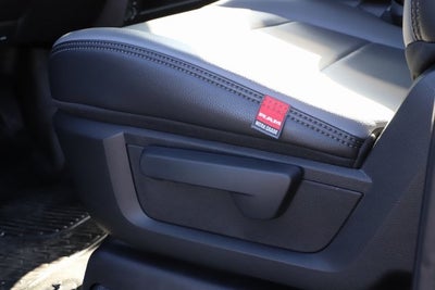 2026 RAM Ram 5500 Chassis Cab RAM 5500 TRADESMAN CHASSIS CREW CAB 4X4 84' CA