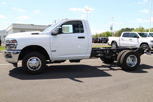 2026 RAM Ram 3500 Chassis Cab RAM 3500 TRADESMAN CHASSIS REGULAR CAB 4X4 60' CA