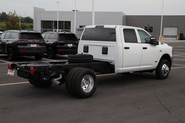 2026 RAM Ram 3500 Chassis Cab RAM 3500 TRADESMAN CREW CAB CHASSIS 4X4 60' CA