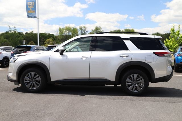 2025 Nissan Pathfinder SV 4WD